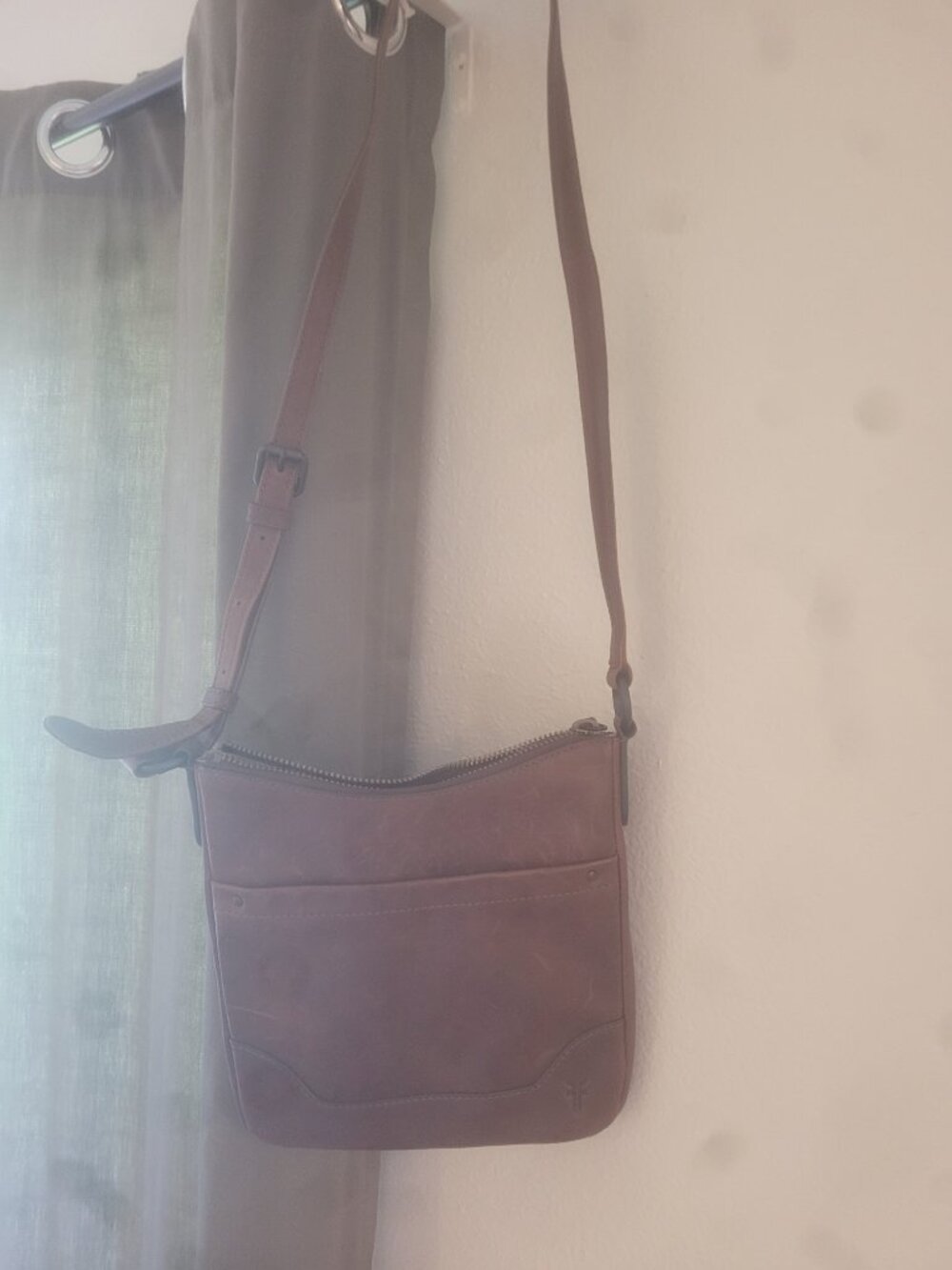 Leather Frye Handbag crossbody never used - Picture 4 of 5